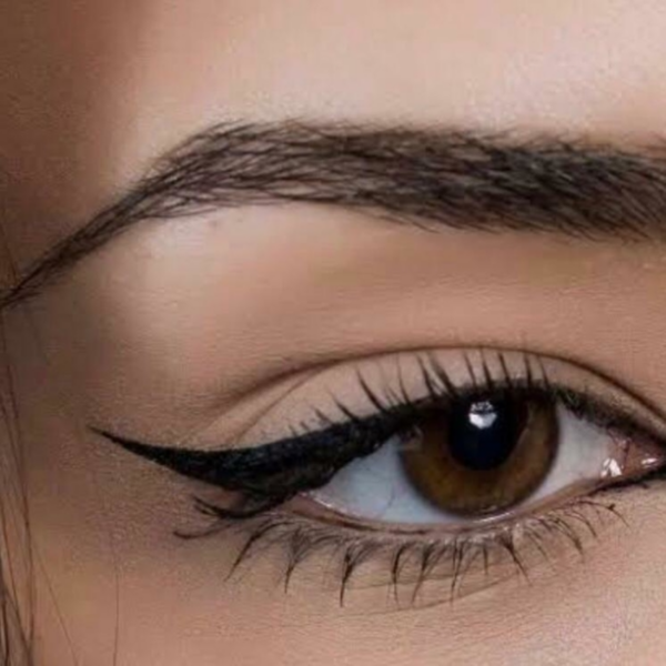 Delineador Líquido Preto Dalla Makeup - Image 3